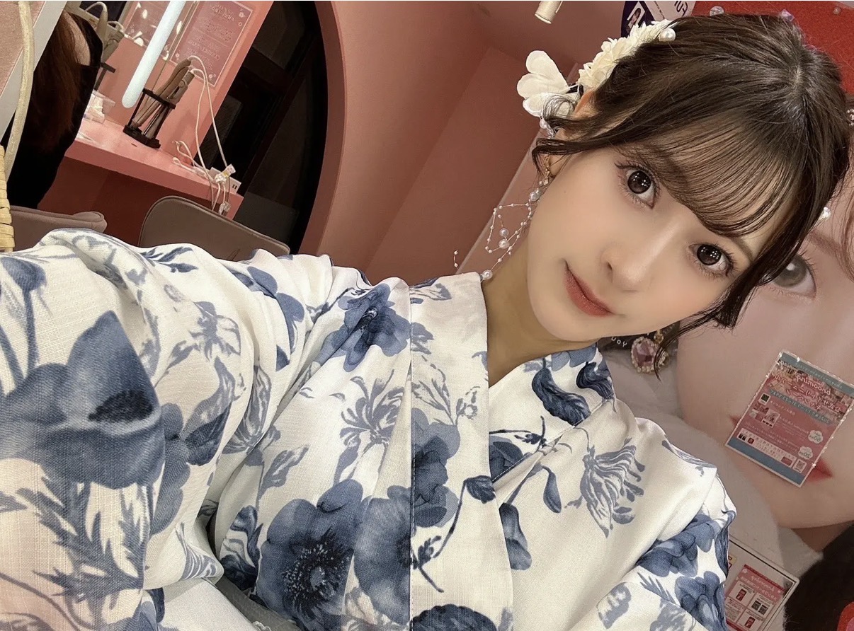 藤井レイラのスナックママごっこ『Reira』画像